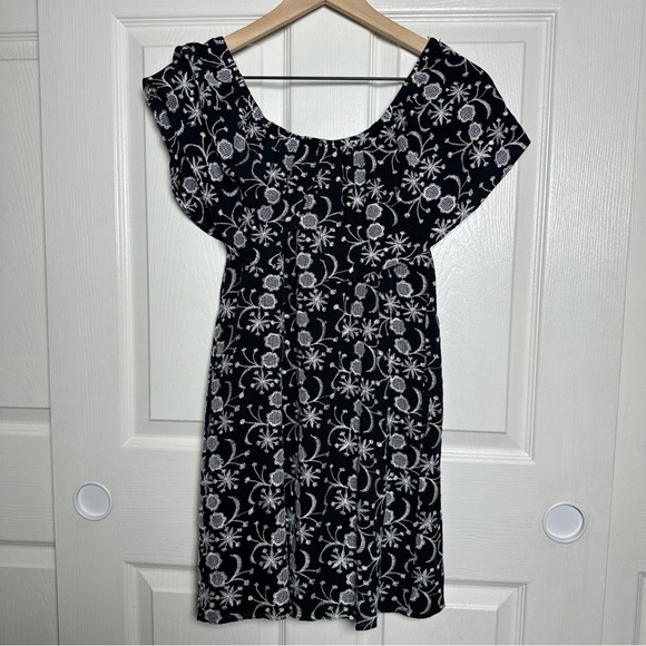 Aqua XS Off-Shoulder Embroidered Boho Black Dress Tiered Ruffle Mini Señorita - Picture 2 of 10